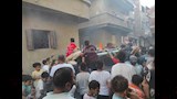أطفال يحملون أحلامهم في استقبال مروان عطية