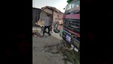 تصادم مع سيارة تريلا على طريق العاشر (4)