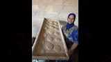 طاولة الخبز