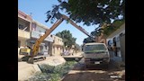 محافظ الجيزة يتابع شكاوى المواطنين بحملات نظافة وإزالة إشغالات (2)
