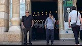  رغم تأجيل موعدها.. المخرج أحمد صقر أول الحضور في جنازة أحمد جلال عبدالقوي
