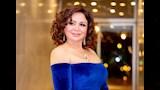 بإطلالة كاجوال.. إلهام شاهين تخطف الأنظار والجمهور: "الناس تكبر وهي تصغر"