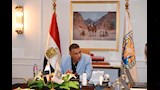 المحافظ يترأس الاجتماع 