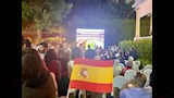 متابعين المباراة في منزل السفير الإسباني (2) (1)