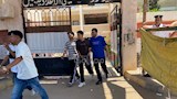 جانب من خروج الطلاب من اللجنة