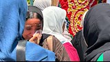 بالصور- دموع وانهيار طالبات أمام لجان الثانوية العامة عقب امتحان الكيمياء