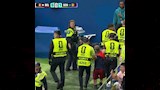 اقتحام الجماهير لمباراة بلجيكا والسنغال