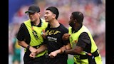 بالصور.. اقتحام عدد من الجماهير لمباراة بلجيكا والسنغال في كأس العالم 2026