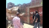 الجيزة تغلق مخازن خردة مخالفة بالطالبية وتتحفظ على 14 مركبة ومعدة (7)