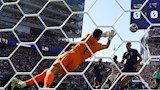 خلال مباراة أمريكا والبوسنة (5)