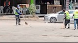 غسيل أرصفة وكنس آلي ورفع إشغالات.. حملة مكبرة لإعادة الانضباط بطريق المريوطية