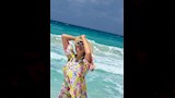 بشرى بتسريحة شعر منسدلة ة