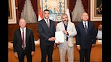 وزير الصناعة يُسلم 40 عقد تقنين أوضاع لمصانع وورش بمنطقة شق الثعبان (2)