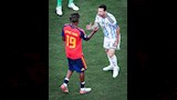لامين يامال يواسي ميسي بعد تتويج إسبانيا بلقب كأس العالم 2026 (صور)