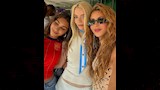شاكيرا مع النجمة أنيا تايلور جوي