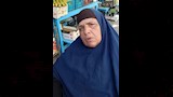 والدة المتوفى من أمام المستشفى