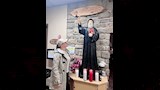 إلهام شاهين داخل كنيسة مار شربل بكندا (3)