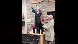 إلهام شاهين داخل كنيسة مار شربل بكندا (2)