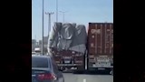 حقيقة فيديو ''شهامة سائق منعت كارثة'' على الطريق 