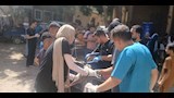 علاج أكثر من 2800 حالة ماشية وطيور بقافلة بيطرية مجانية بقرية المشايعة بالغنايم لدعم صغار المربين (10)