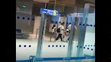 هل تتم الصفقة؟.. محمد صلاح يصل اليونان بصحة أسرته