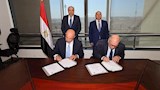 بروتوكول بين النقل والطيران لتطوير وصيانة الممرات والطرق بالمطارات (2)