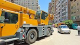 الاستعانة بونش عملاق من الغربية لرفع أنقاض عقار طلخا  (2)