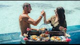 15 صورة لرامي ربيعة وزوجته في أجواء صيفية بالمالديف