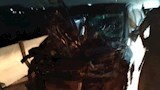 انقلاب سيارة نقل محملة بالشامبو بعد تصادمها بملاكي في بنها (1)