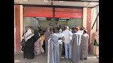 إقبال مواطني مركز الخارجة على منافذ الخضر والفاكهة