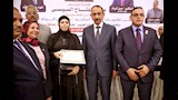 جانب من تسليم التعويضات