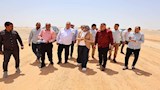محافظ الوادي الجديد تلتقي قيادات جهاز التعمير المنفذ لمحور الخارجة - سوهاج