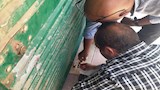 بالصور.. غلق وتشميع 7 محال مخالفة لشروط الترخيص بحي جنوب أسوان 