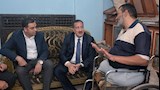 محافظ بورسعيد خلال زيارته منزل المواطن 