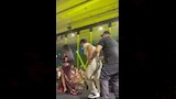 موقف محرج لهيفاء وهبي