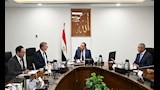 مدبولي يتابع مع وزير البترول المشروعات الاستراتيجية (4)