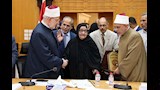 مجلس جامعة الأزهر يكرِّم أسرة عضو هيئة تدريس توفيت أثناء العمل بمستشفى الزهراء (3)