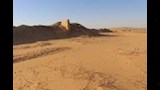 اسلاك شائكة وغرف حراسة وممرات حجرية بجبل الانجليز  (1)