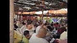 تجمع جماهير بورسعيد على الشاطئ٥