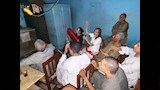سائحتان برازيليتان تساندان الفراعنة من قلب الأقصر (9)