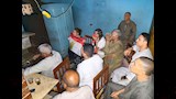 سائحتان برازيليتان تساندان الفراعنة من قلب الأقصر (10)