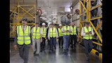 وزير العمل يتفقد خطوط إنتاج بروميتيون ويؤكد دعم الصناعة والاستثمار في مصر