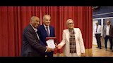 أعضاء مجلس النواب يكرمون رئيس الجامعة