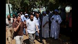 محافظ أسوان يتفقد قرية العدوة