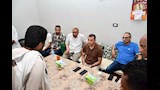 محافظ أسوان يستمع لمشكلات أهالى قرية العدوة 
