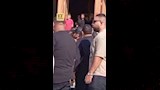 مواساة الأهل والأصدقاء لتامر حسني في جنازة والده