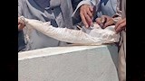 العثور على كفن وطلاسم مدفونة