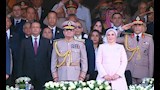 الرئيس السيسي يصافح شيخ الأزهر والبابا تواضروس عقب عزف السلام الوطني في افتتاح الأوكتاجون (3)