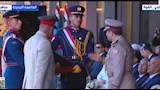 القائد العام للقوات المسلحة يهدي الرئيس السيسي هدية تذكارية خلال افتتاح الأوكتاجون (4)