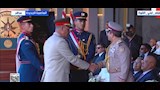 القائد العام للقوات المسلحة يهدي الرئيس السيسي هدية تذكارية خلال افتتاح الأوكتاجون (5)